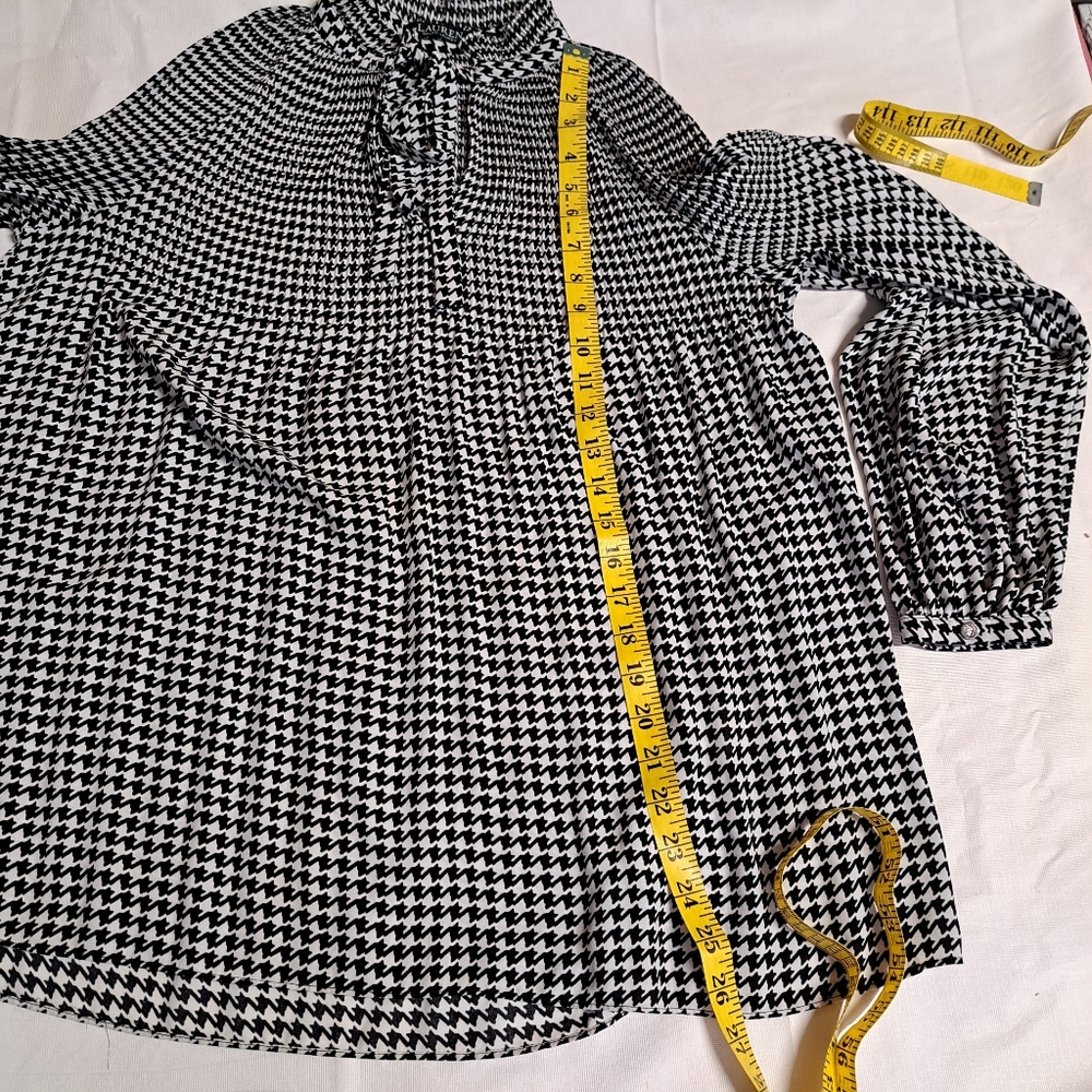 Lauren Ralph Lauren Houndstooth Pleated Tie Neck Shirt. - Picture 9 of 9